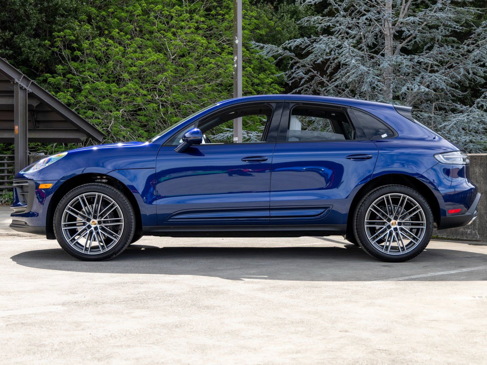 New 2025 Porsche Macan image 2