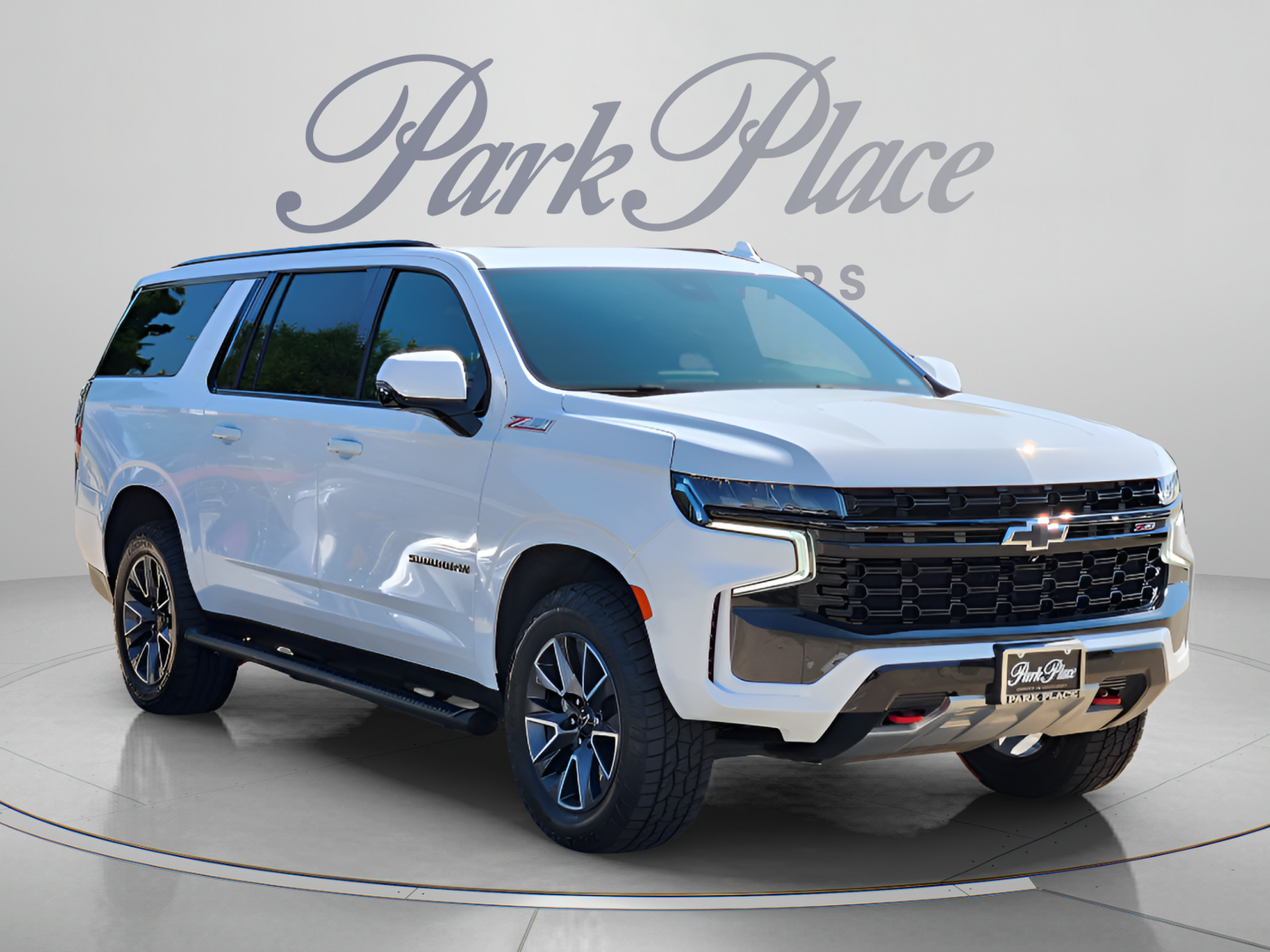 Used 2023 Chevrolet Suburban Z71 w/ Luxury Package AWD/4WD image 4