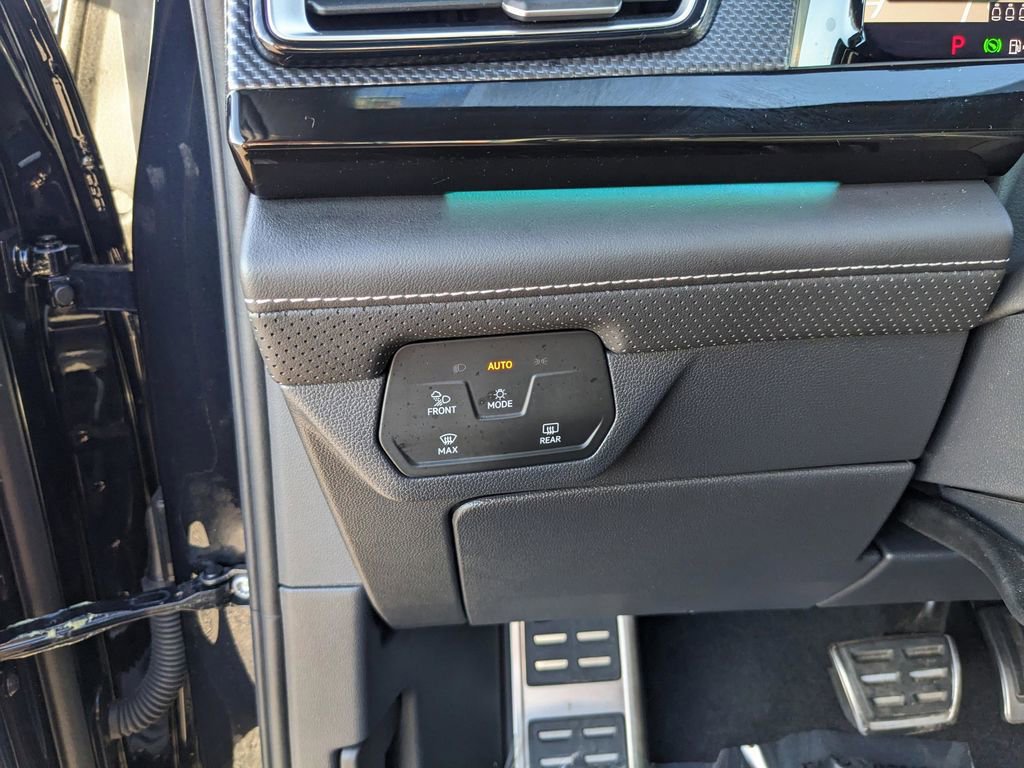 Certified 2025 Volkswagen Atlas Cross Sport SEL R-Line AWD/4WD image 25