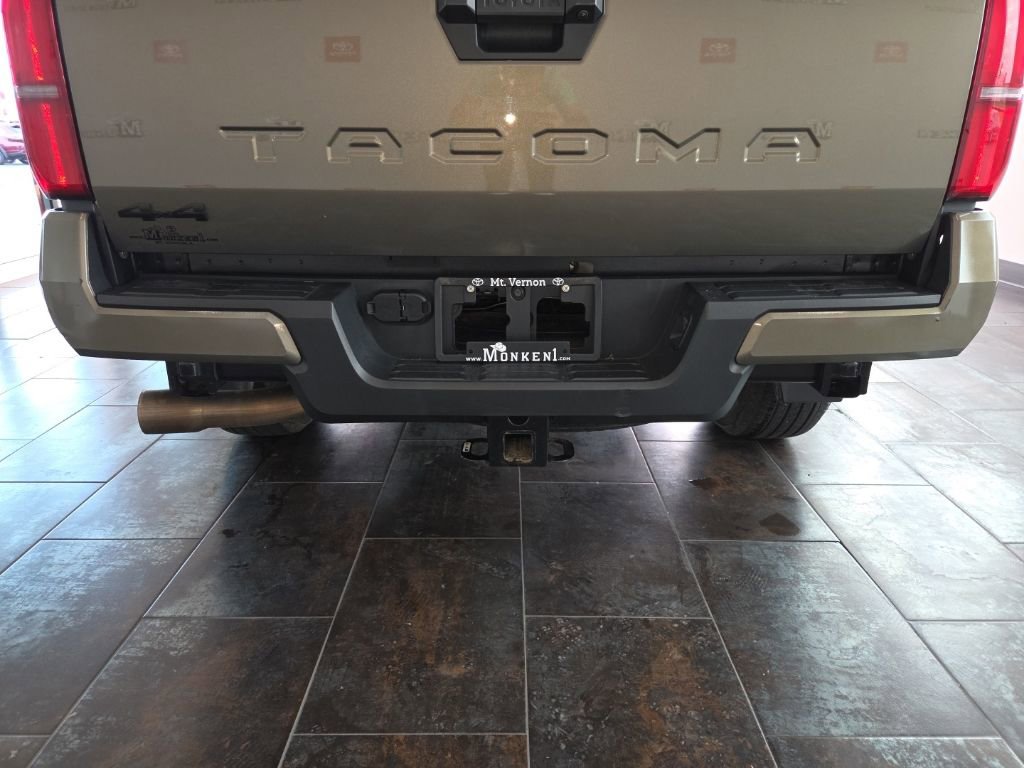 Used 2024 Toyota Tacoma TRD Sport image 7