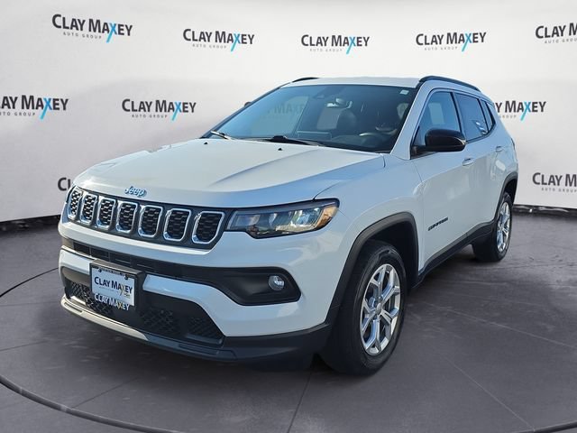 Used 2024 Jeep Compass Latitude AWD/4WD image 1