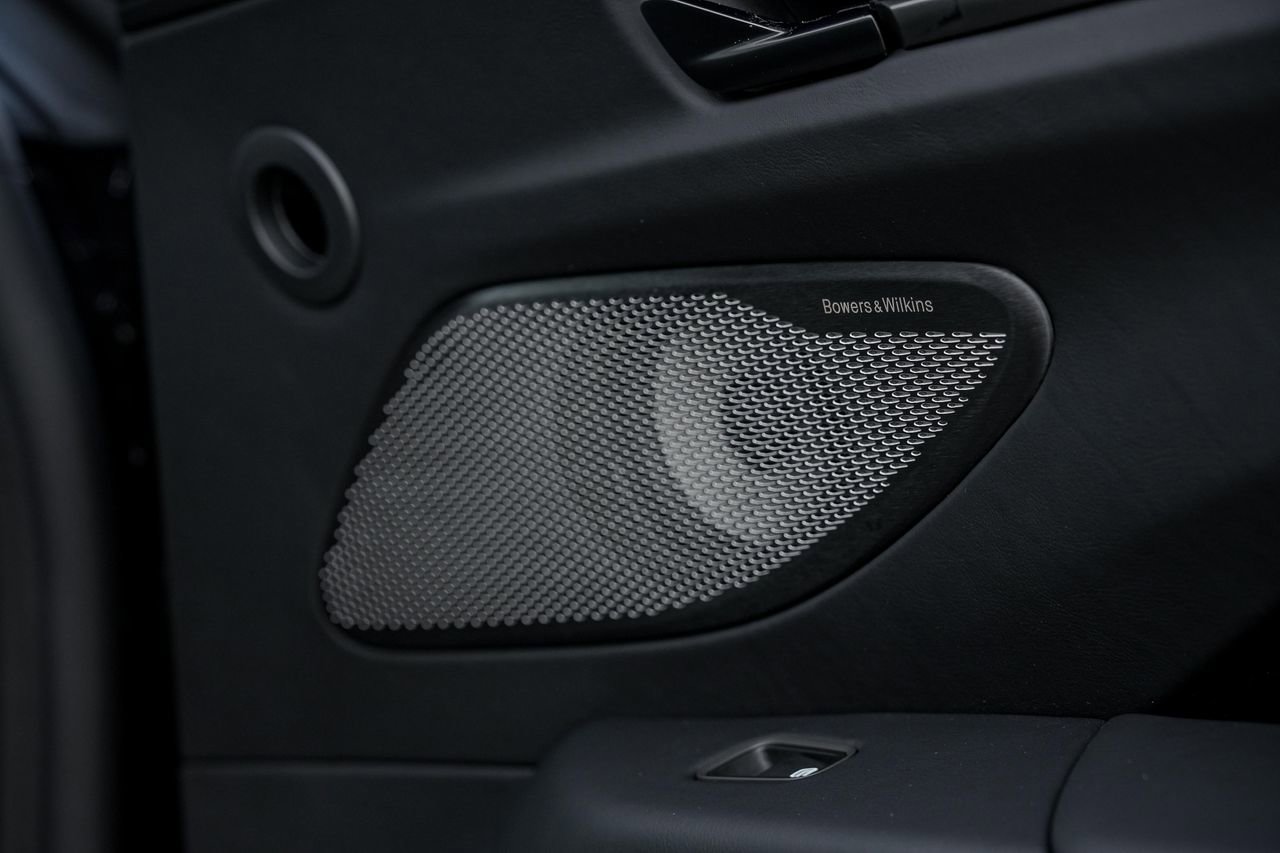 New 2026 Aston Martin V8 Vantage Roadster image 38