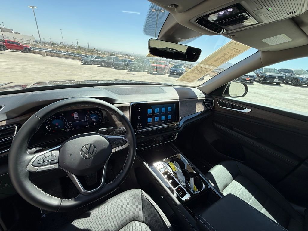 Used 2025 Volkswagen Atlas SEL AWD/4WD image 7