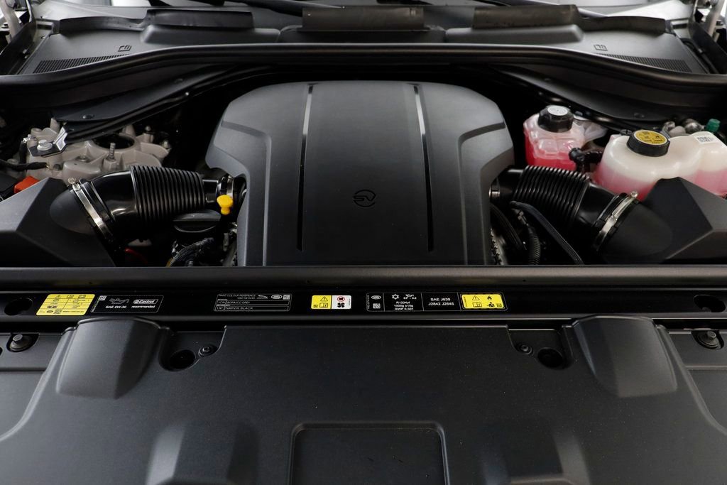 New 2026 Land Rover Range Rover SV image 28