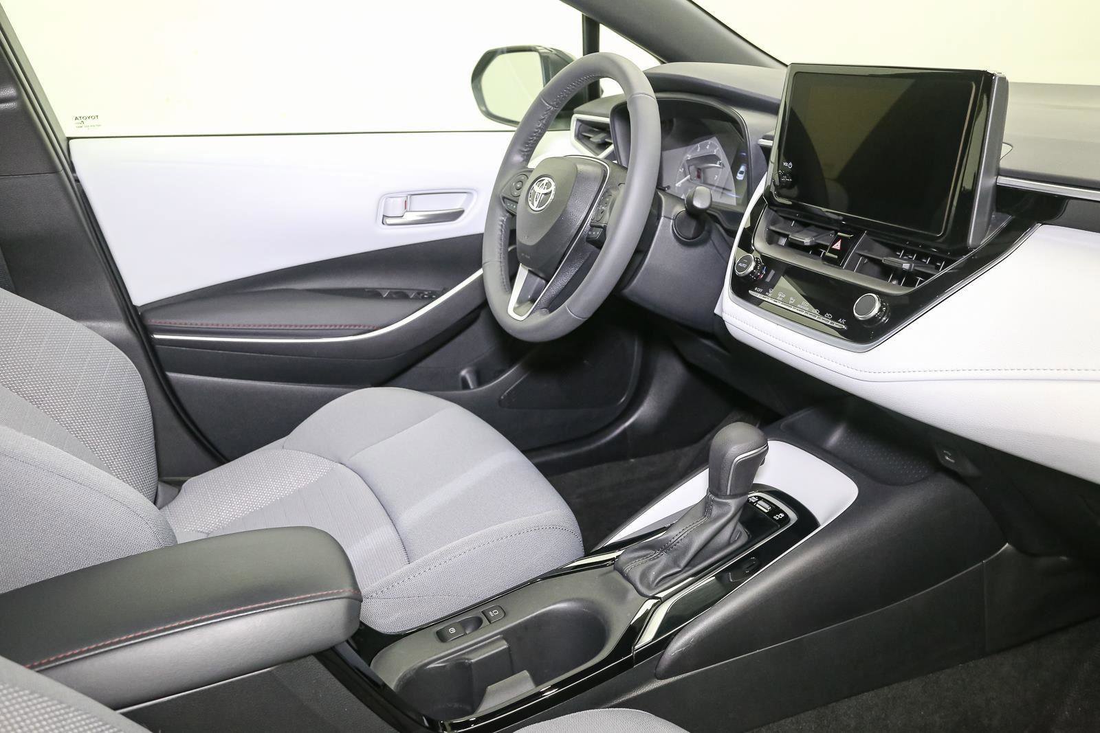 Used 2024 Toyota Corolla SE FWD image 17