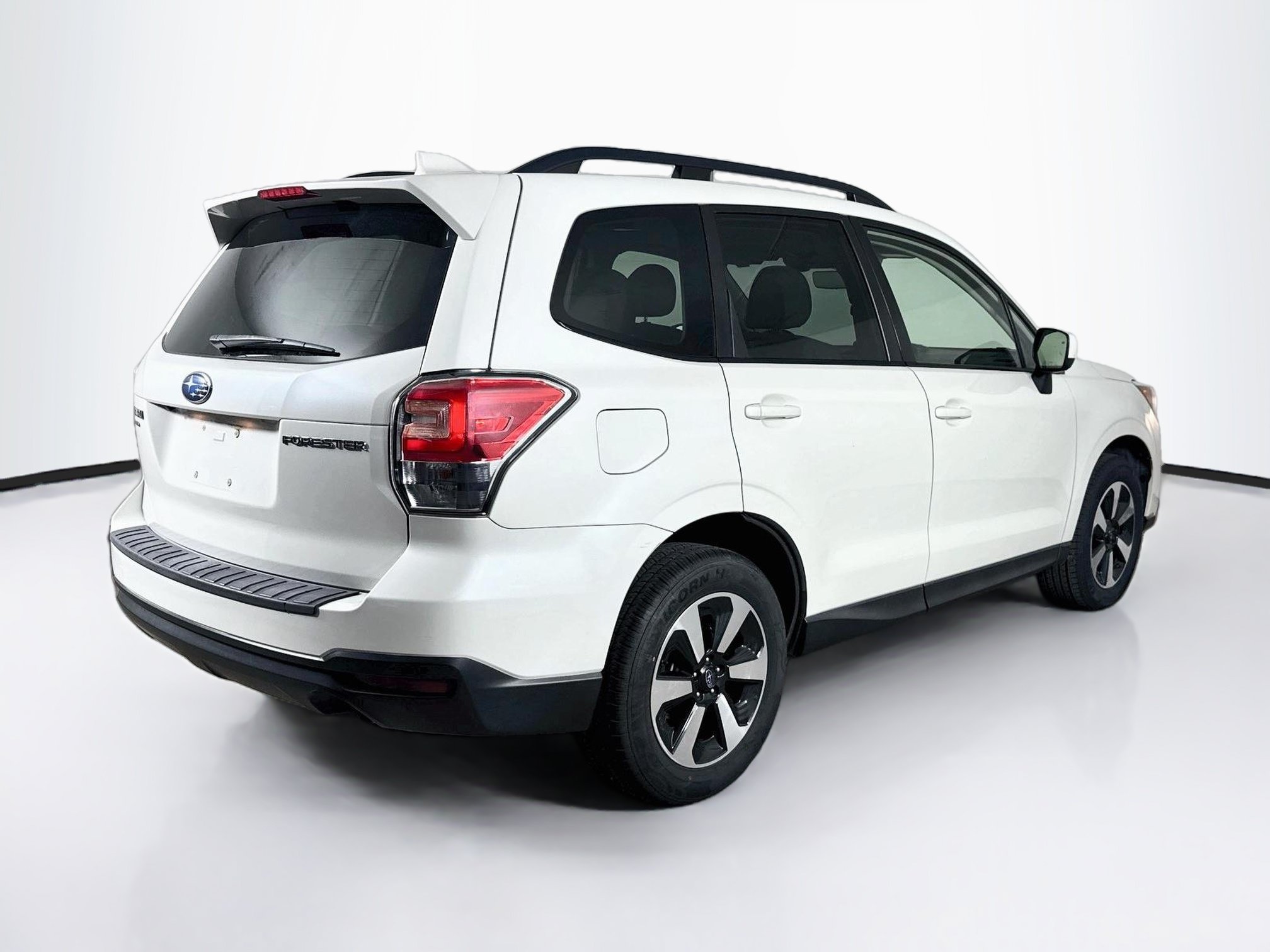Used 2017 Subaru Forester 2.5i Premium AWD/4WD image 32