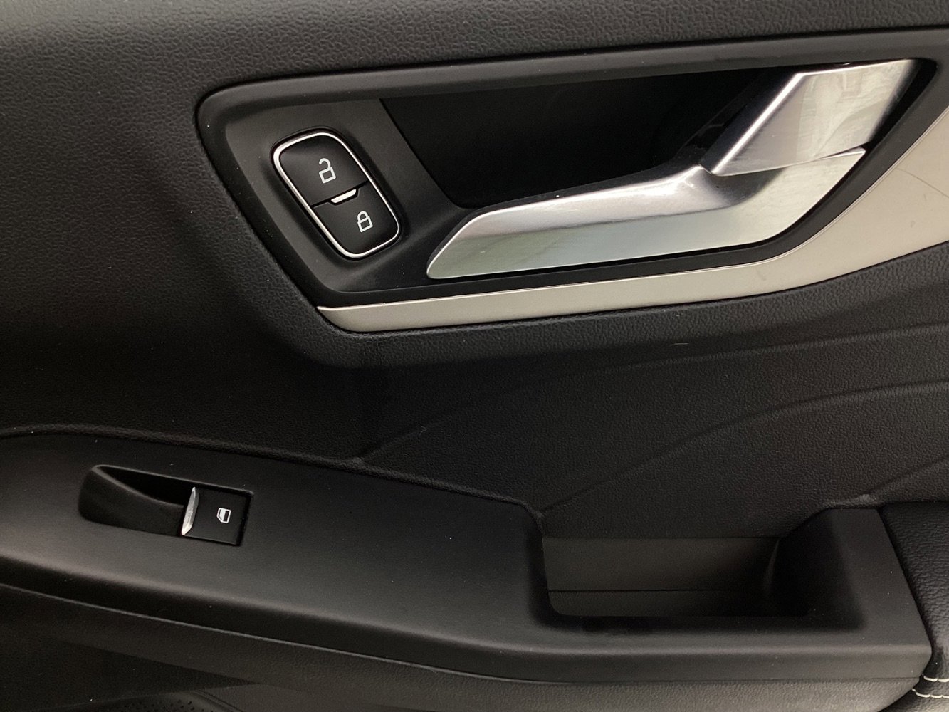 Used 2022 Ford Escape SEL image 39