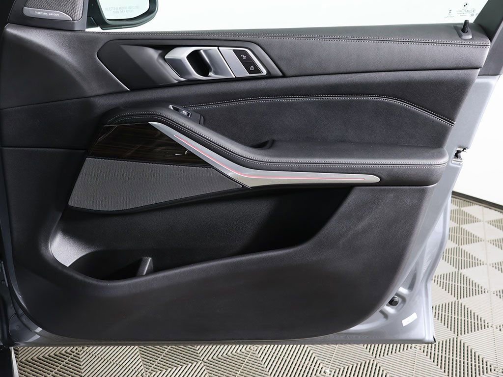 Used 2024 BMW X5 xDrive40i image 25