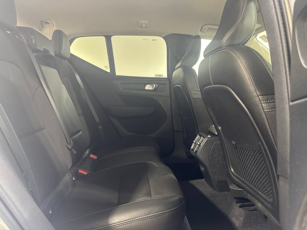 Used 2020 Volvo XC40 T5 Momentum AWD/4WD image 24