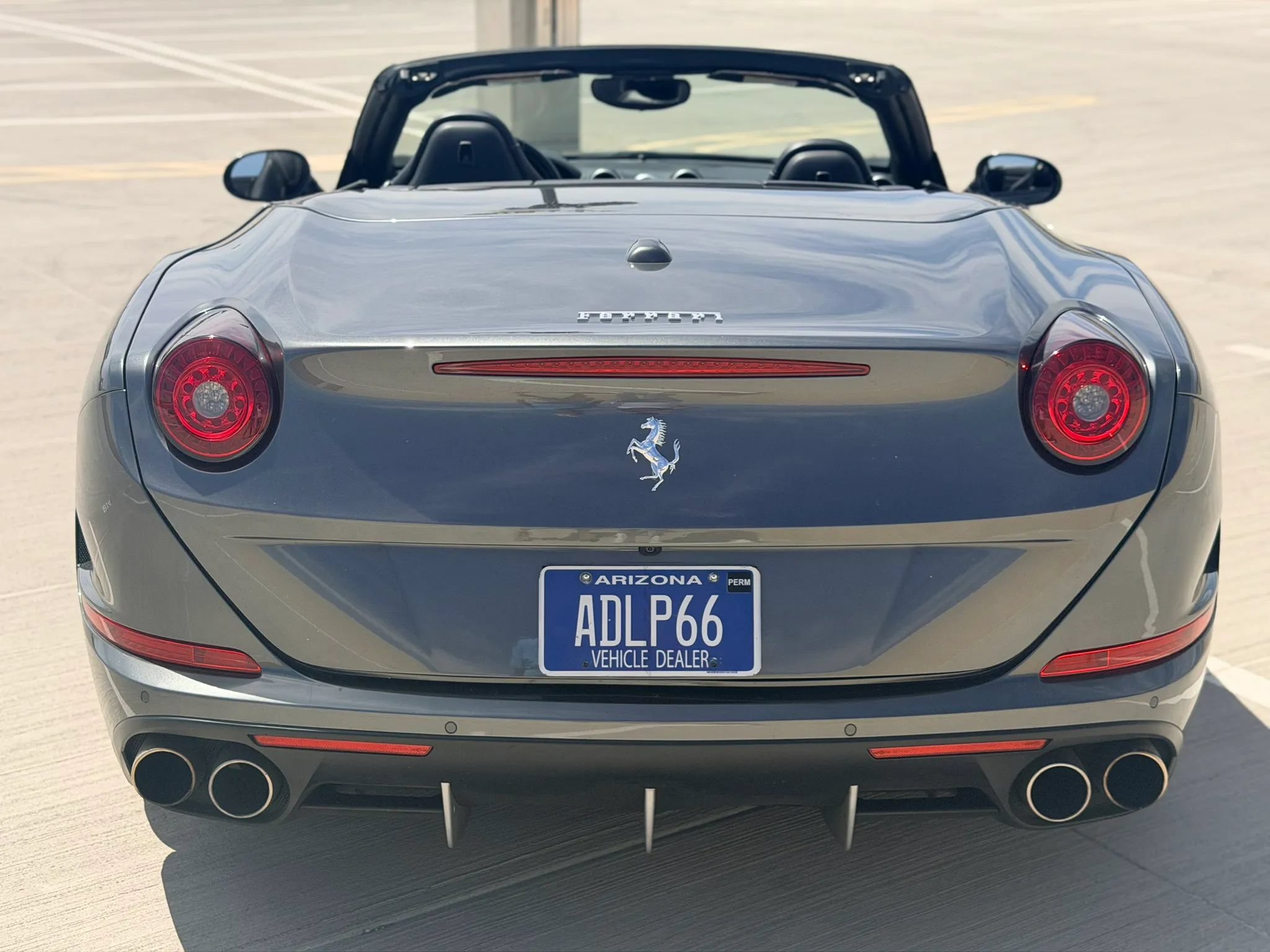 Used 2015 Ferrari California T RWD image 5