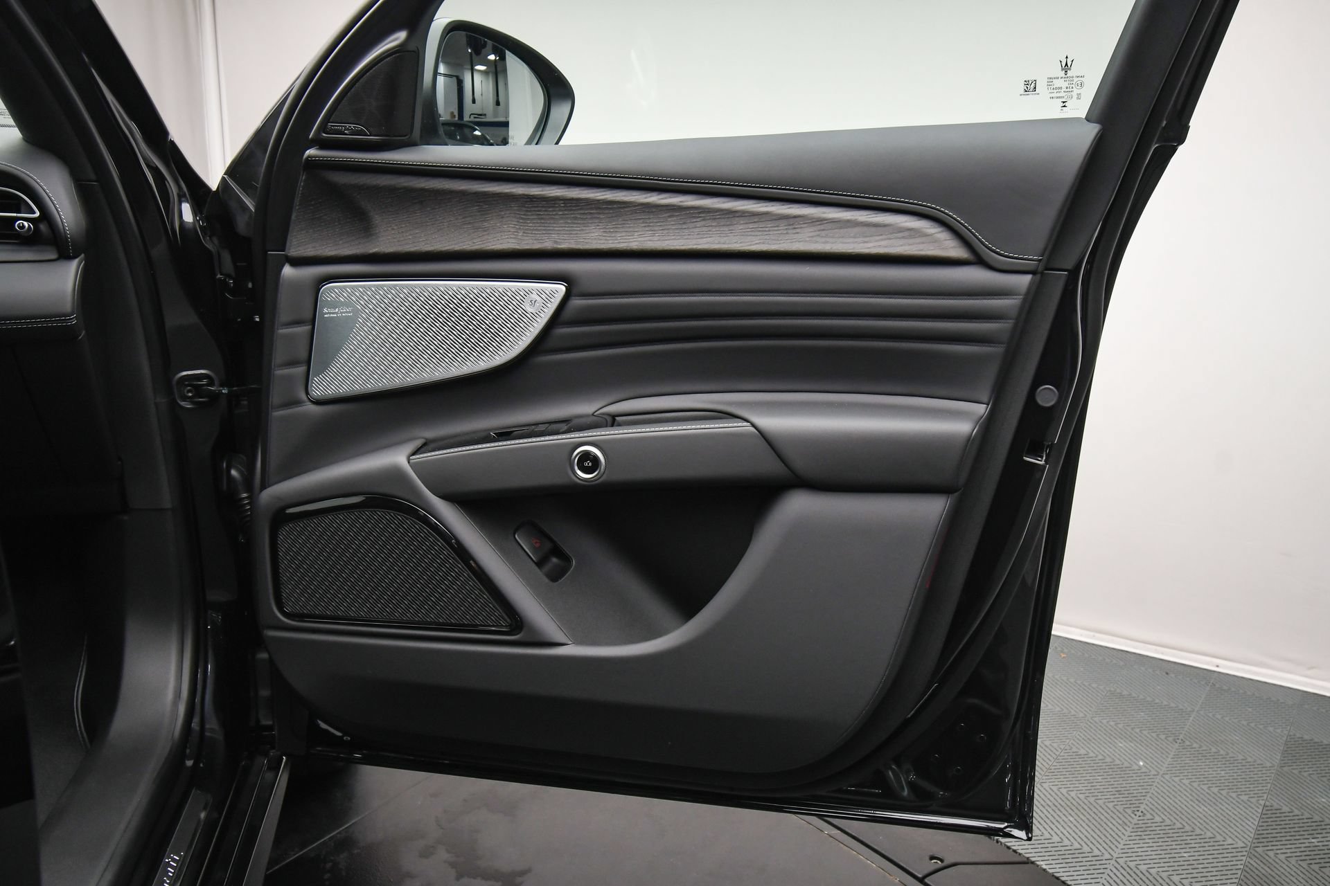 Used 2025 Maserati Grecale GT AWD/4WD image 38