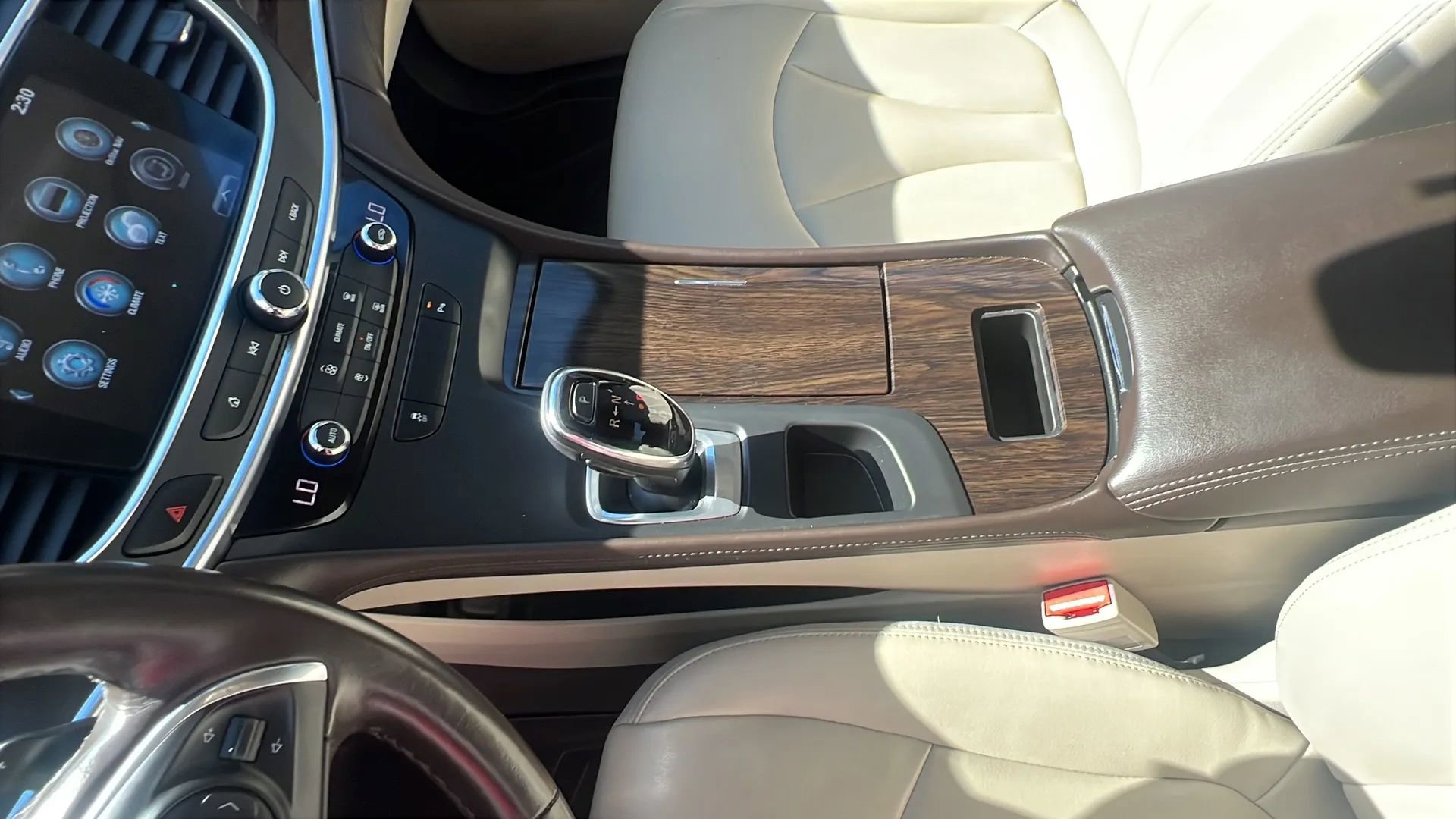 Used 2017 Buick LaCrosse Preferred image 26