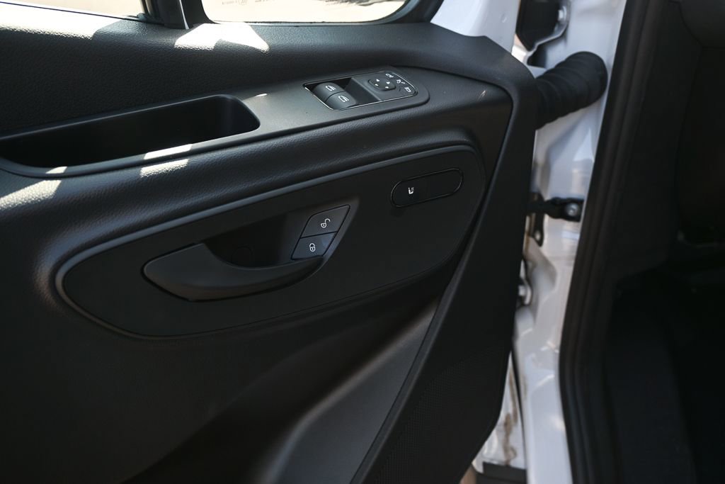 Used 2025 Mercedes-Benz Sprinter 2500 image 8