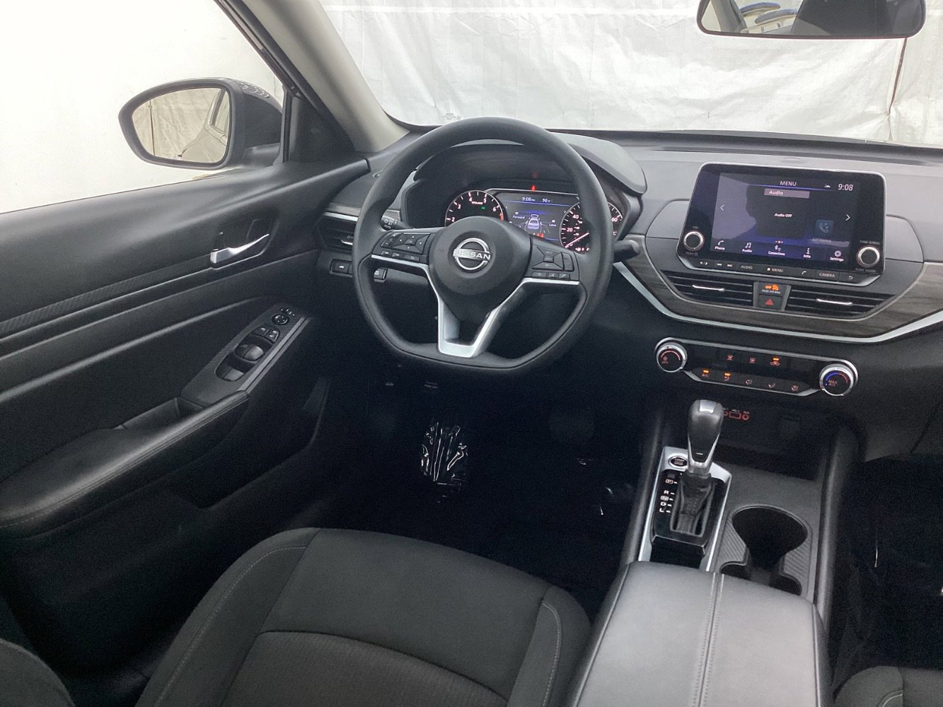 Used 2025 Nissan Altima 2.5 SV image 29