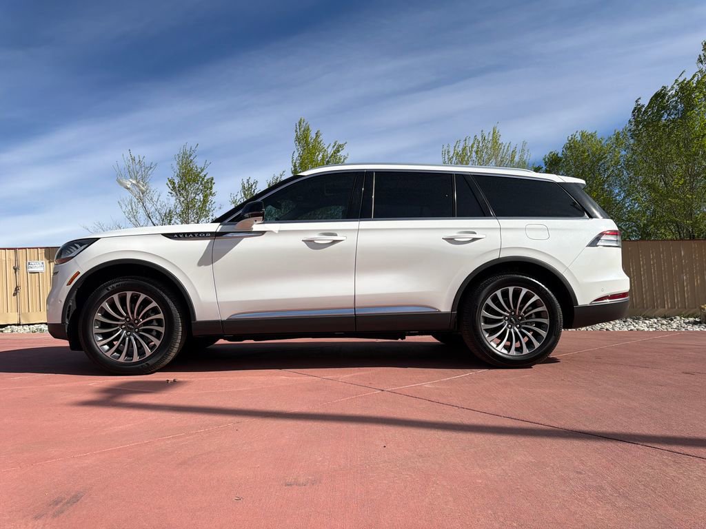 Used 2021 Lincoln Aviator Reserve w/ Equipment Group 201A AWD/4WD image 4