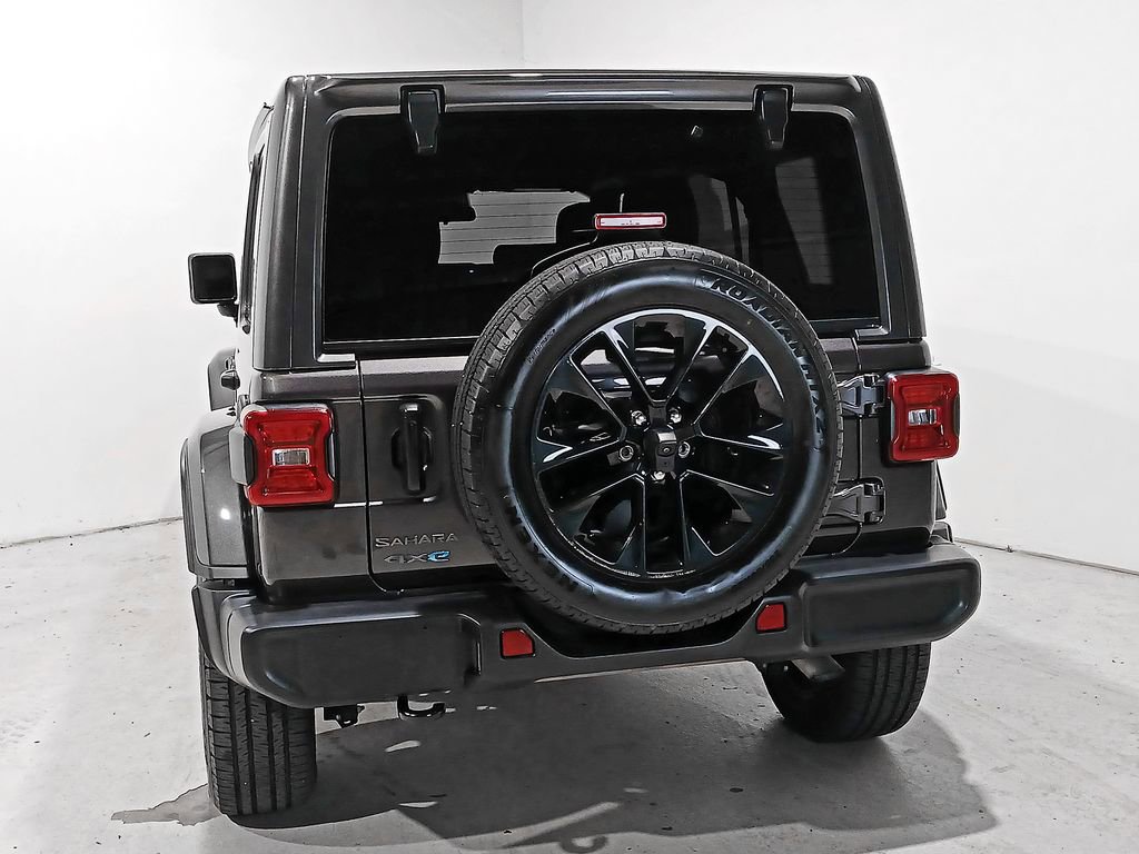 Used 2025 Jeep Wrangler Unlimited Sahara image 5