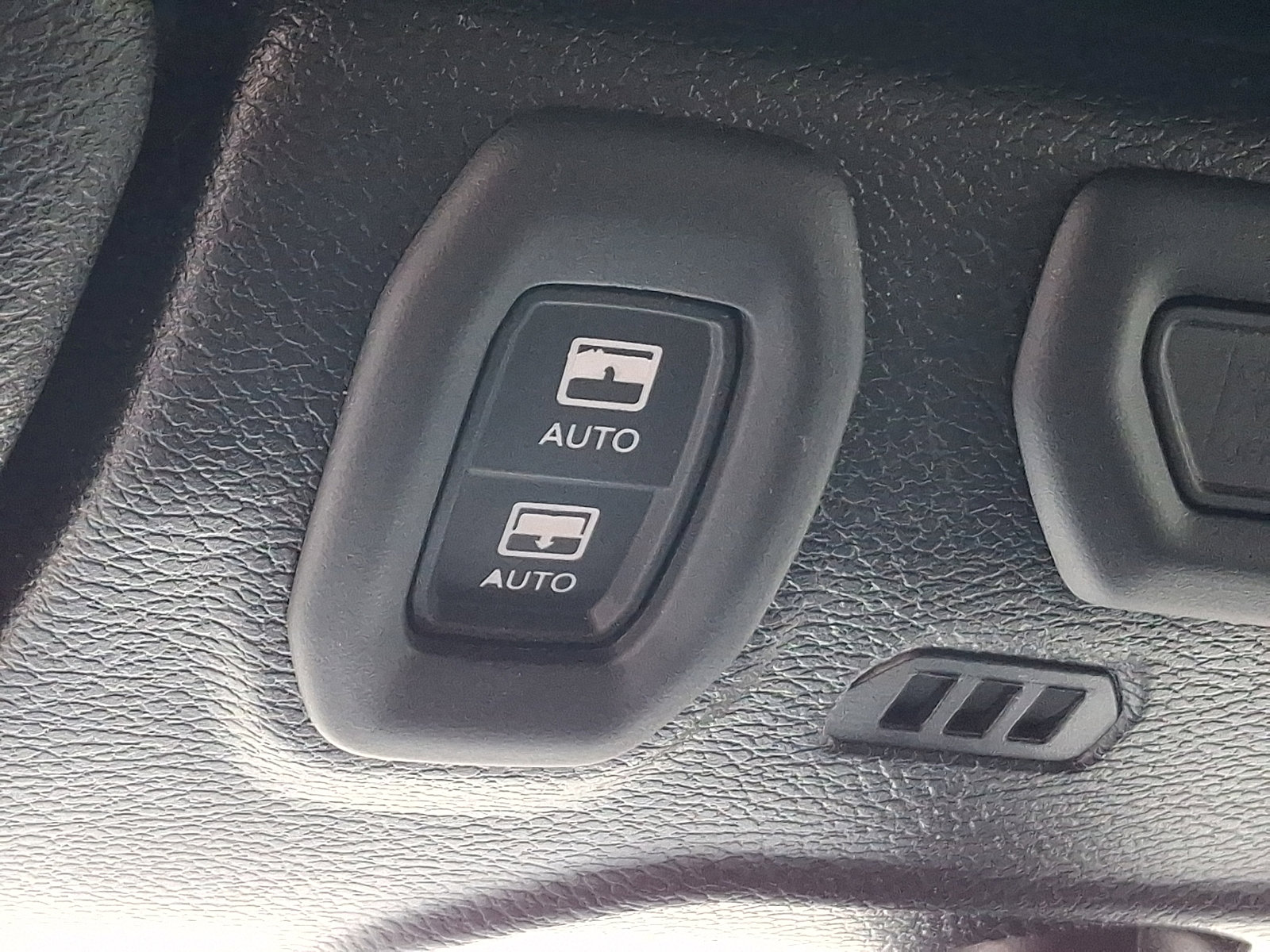 Certified 2022 Jeep Wrangler Unlimited Sahara w/ Cold Weather Group image 26