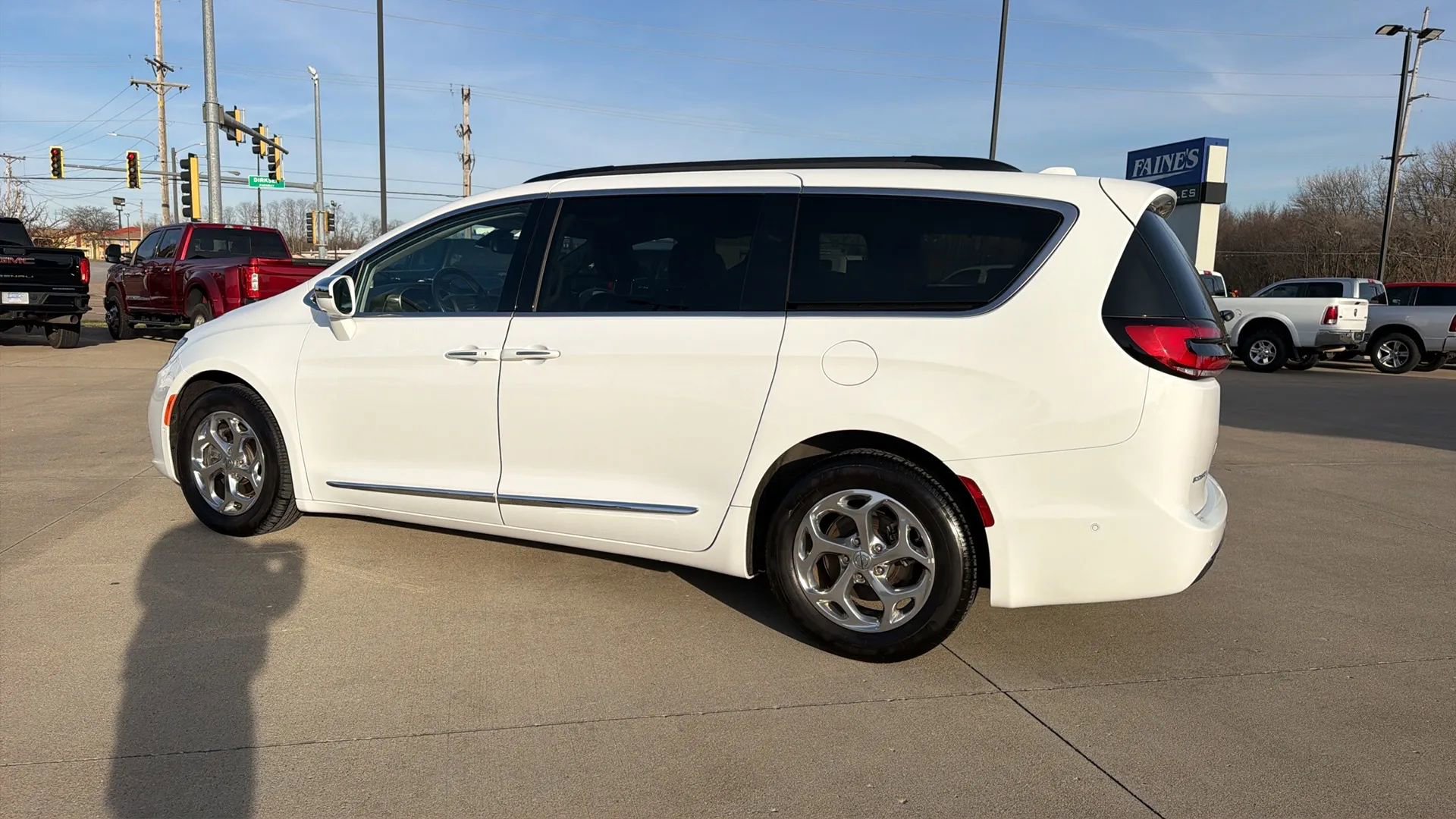 Used 2022 Chrysler Pacifica Limited image 11