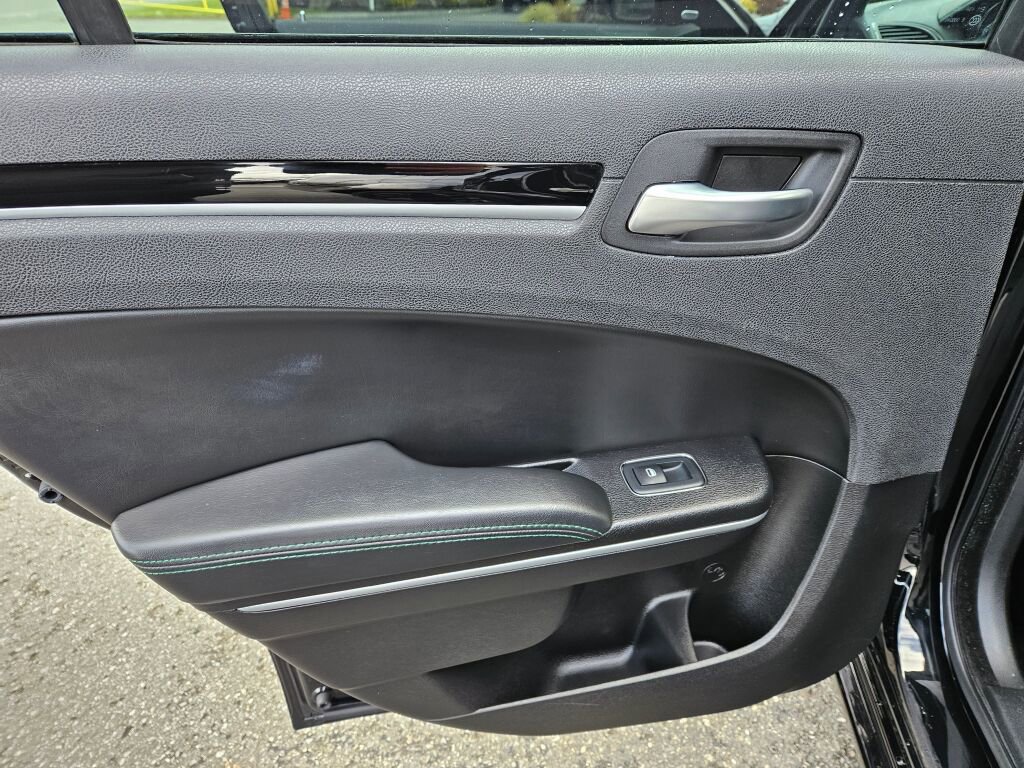 Used 2019 Chrysler 300 S w/ 300S Premium Group image 17