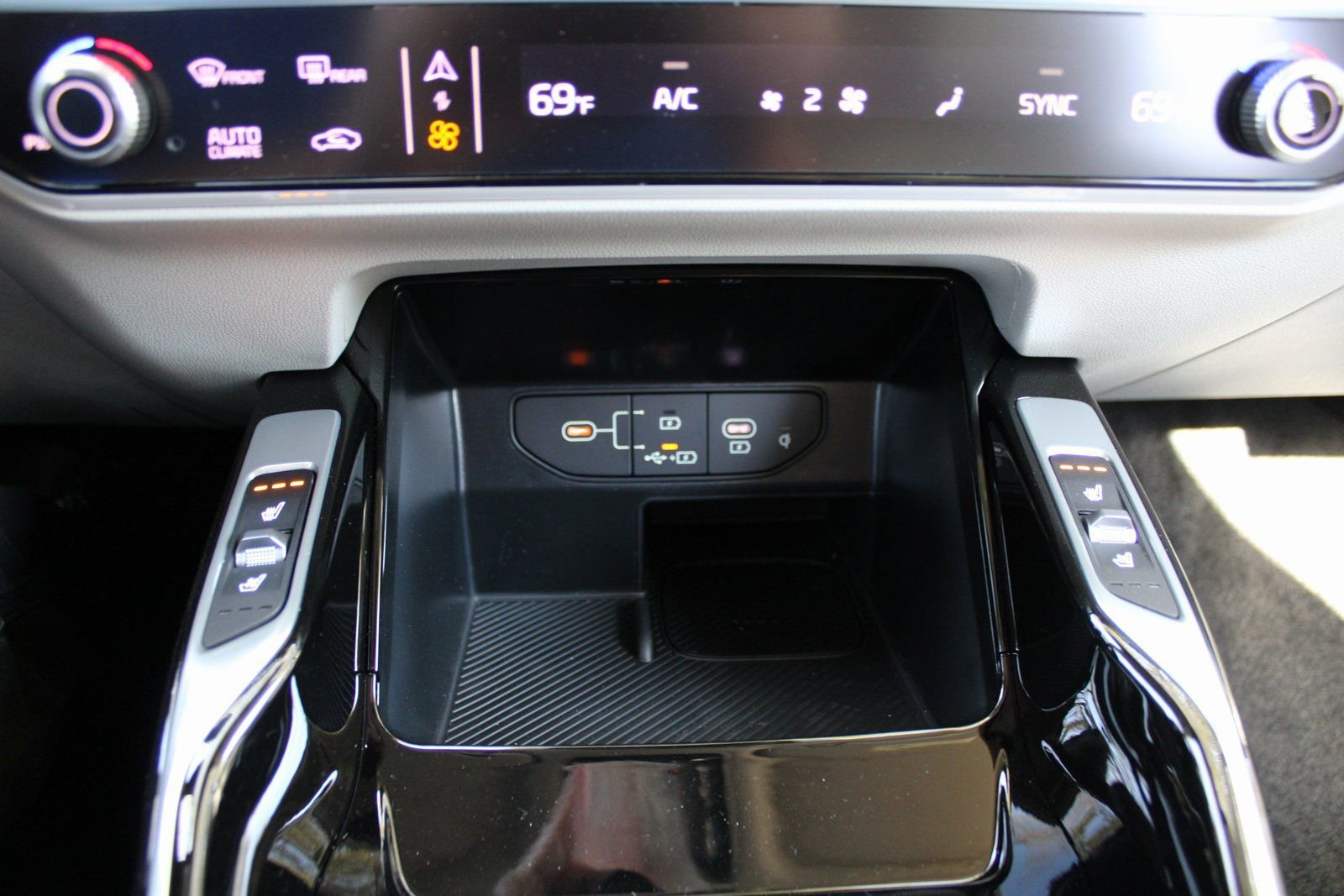 New 2026 Kia Sorento SX image 38