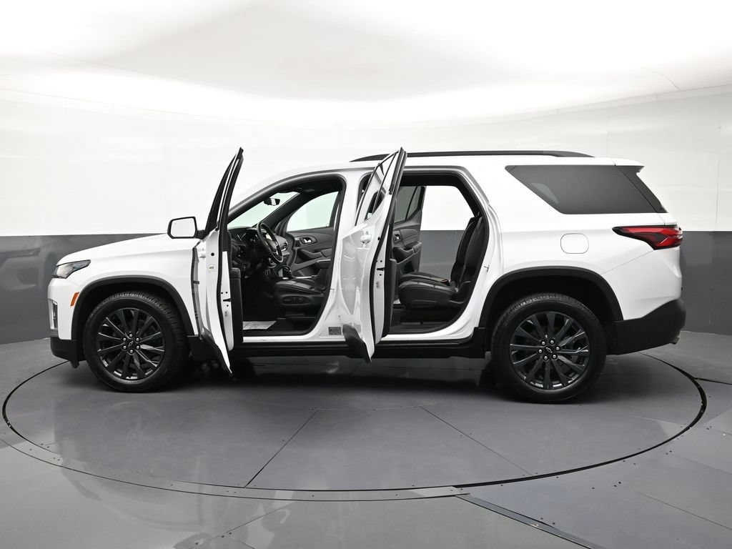 Certified 2023 Chevrolet Traverse RS w/ LPO, Floor Liner Package AWD/4WD image 34