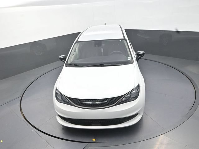 Used 2024 Chrysler Voyager LX FWD image 12