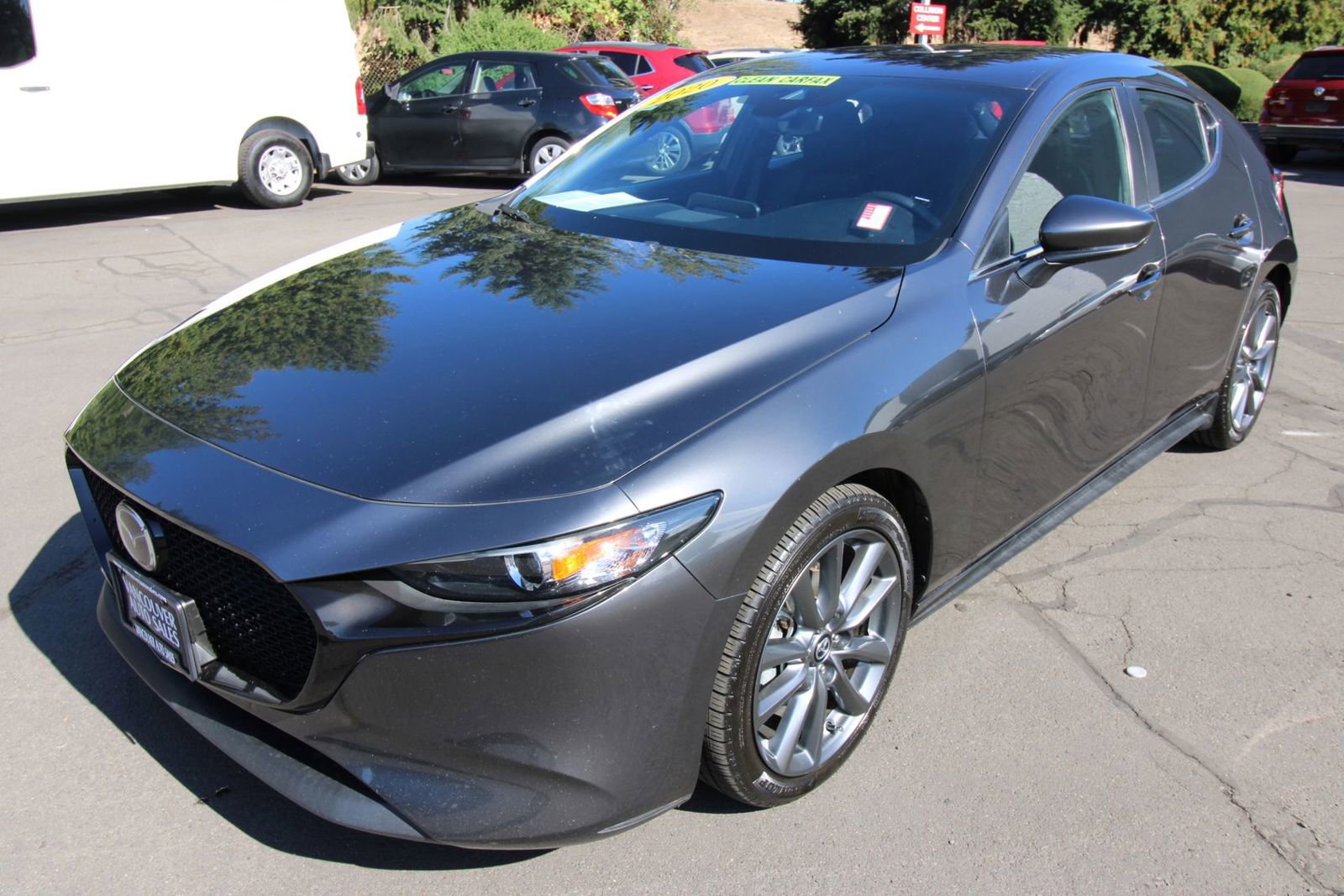 Used 2020 MAZDA MAZDA3 Hatchback image 2