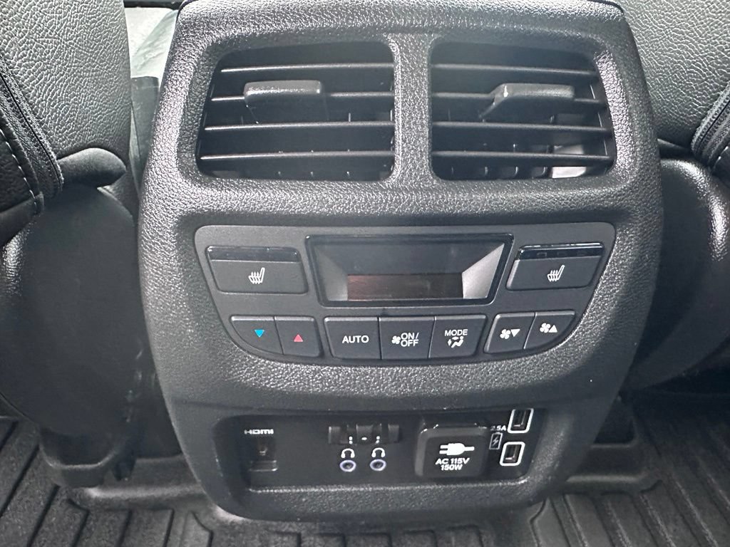 Used 2022 Honda Pilot Touring image 29