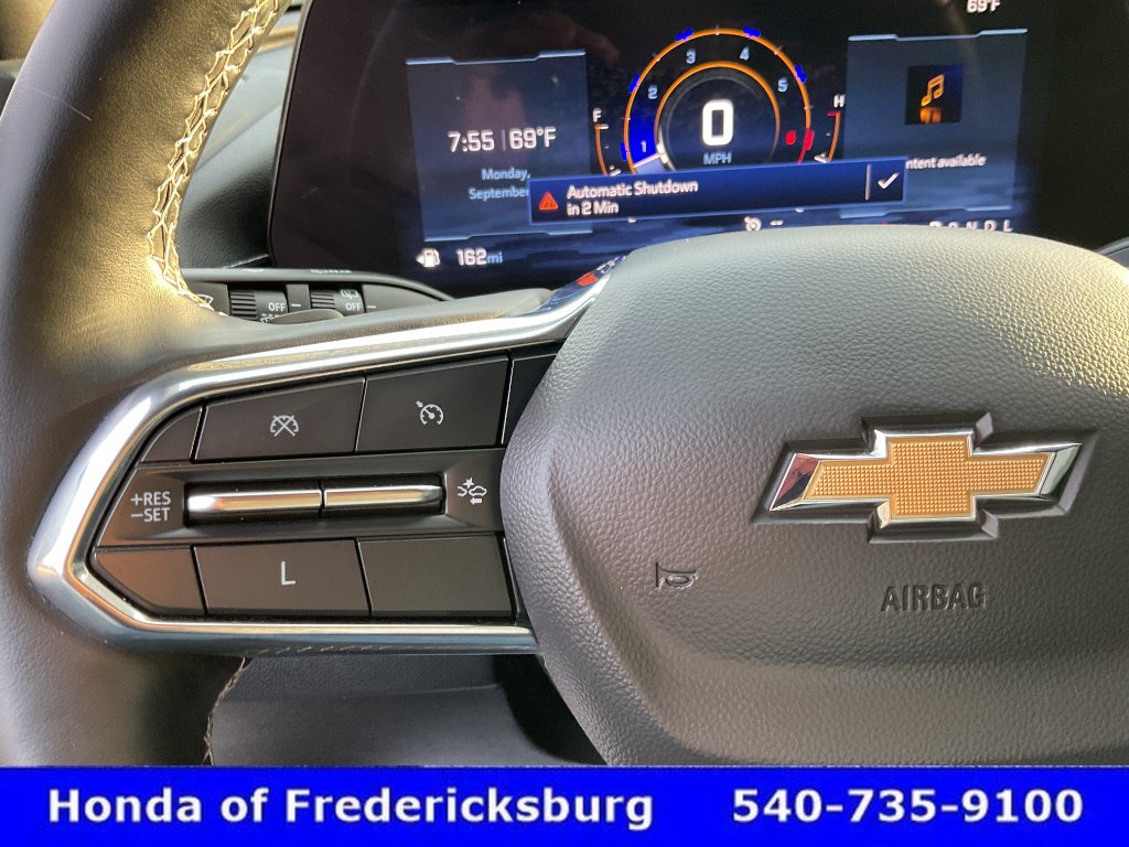 Used 2025 Chevrolet Traverse LT FWD image 32
