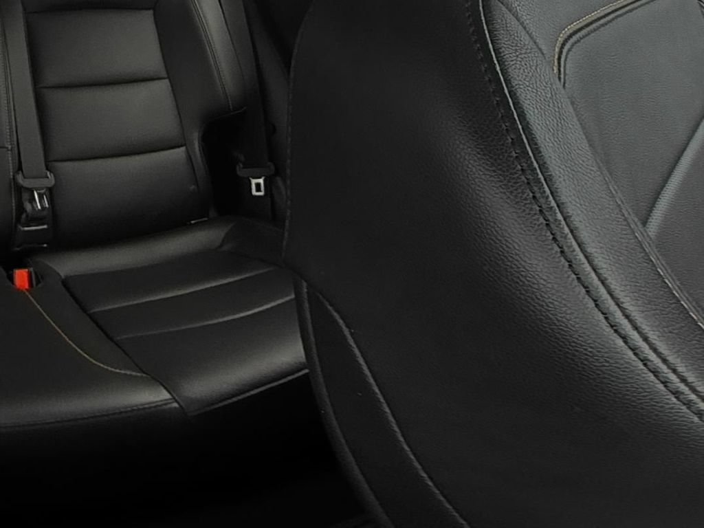 Used 2018 Chevrolet Equinox Premier FWD image 14