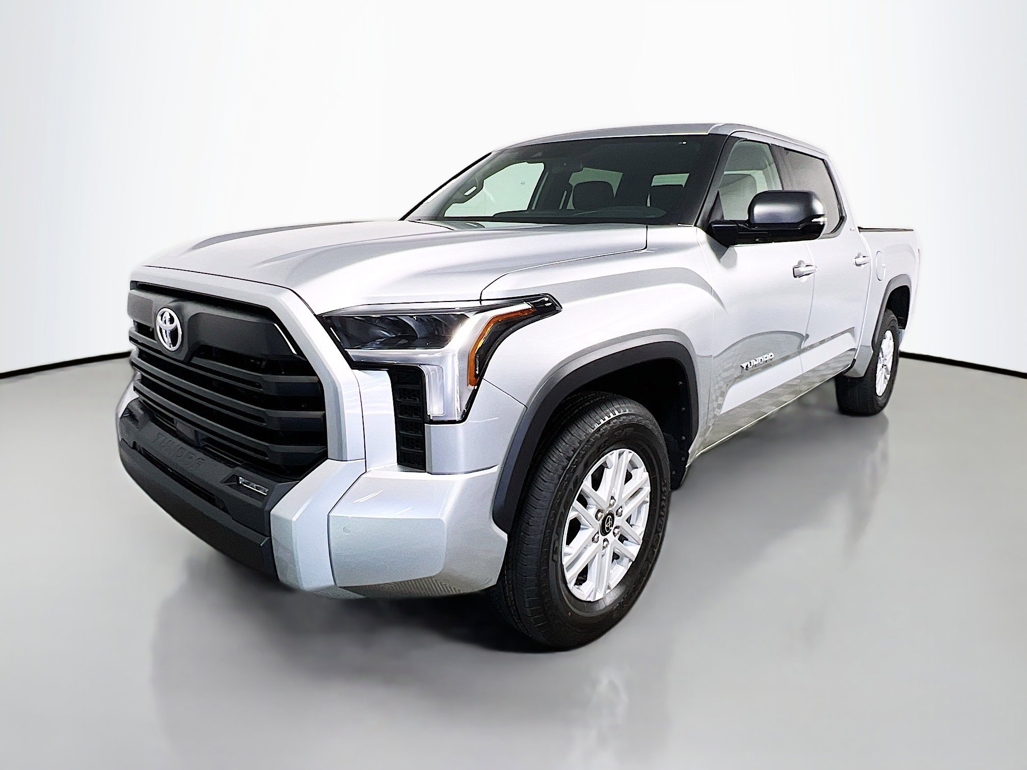 Used 2025 Toyota Tundra SR5 RWD image 9
