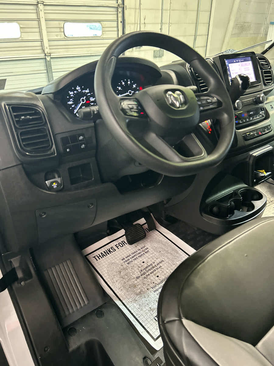 Used 2024 RAM ProMaster 2500 w/ Convenience Group FWD image 8