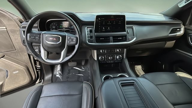 Used 2023 GMC Yukon XL SLT AWD/4WD image 16