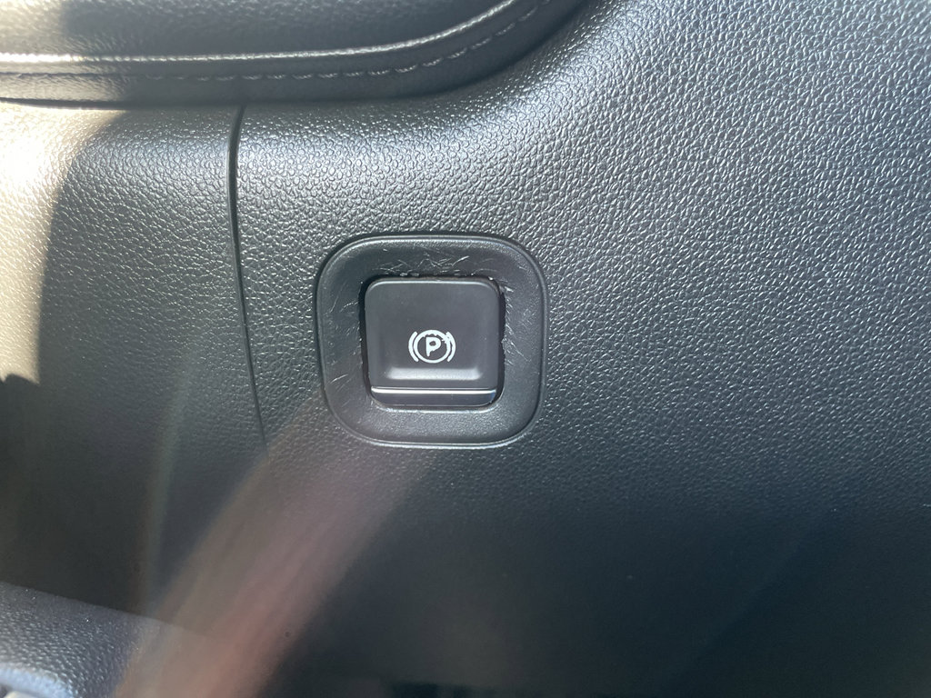 Used 2020 GMC Sierra 3500 Denali w/ Denali Ultimate Package AWD/4WD image 31