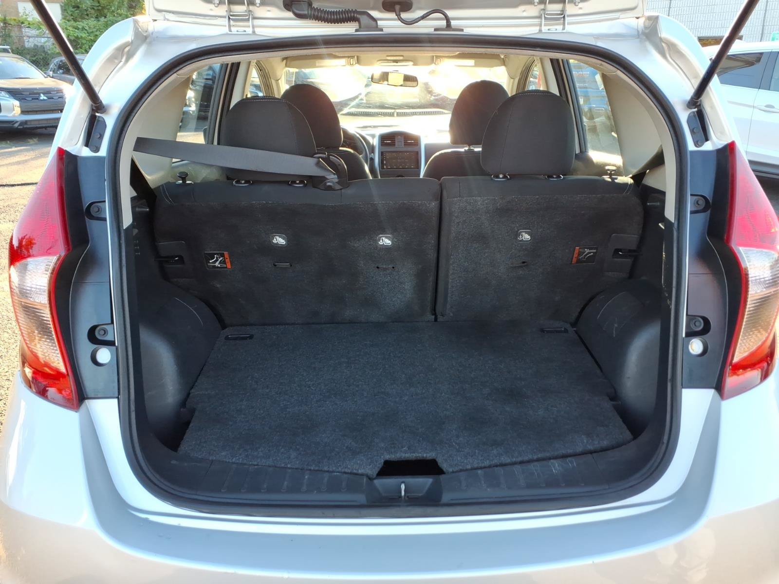 Used 2019 Nissan Versa Note SV FWD image 23