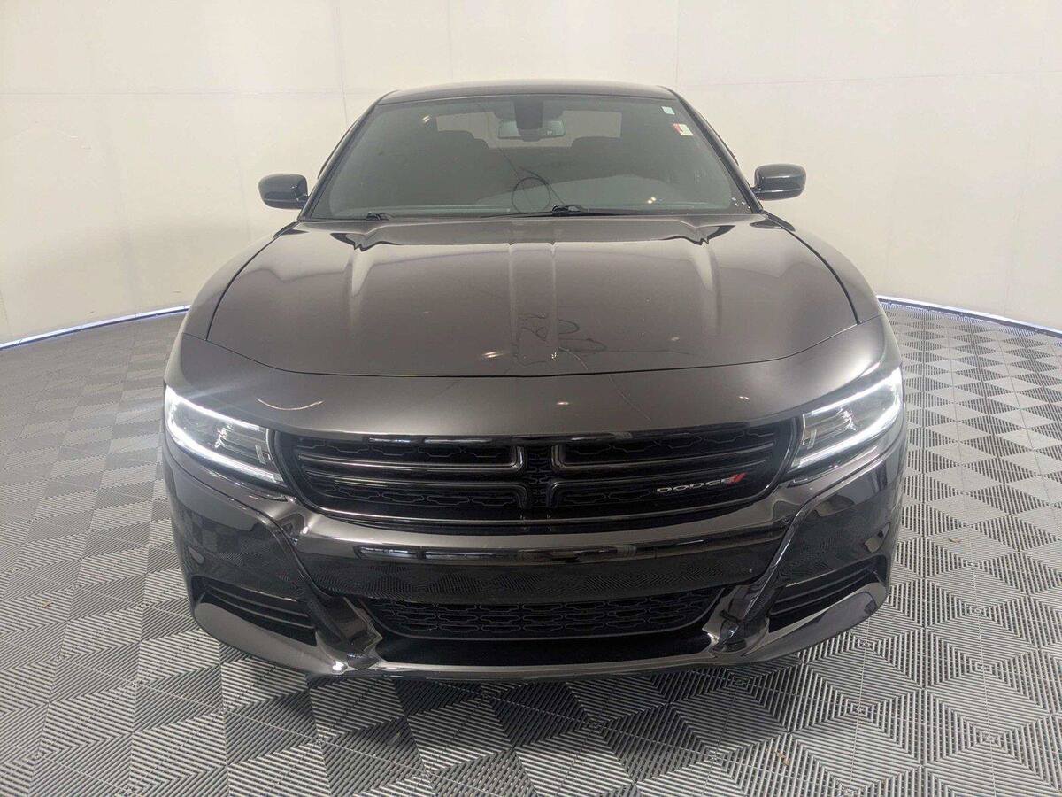 Used 2023 Dodge Charger SXT w/ Blacktop Package AWD/4WD image 2