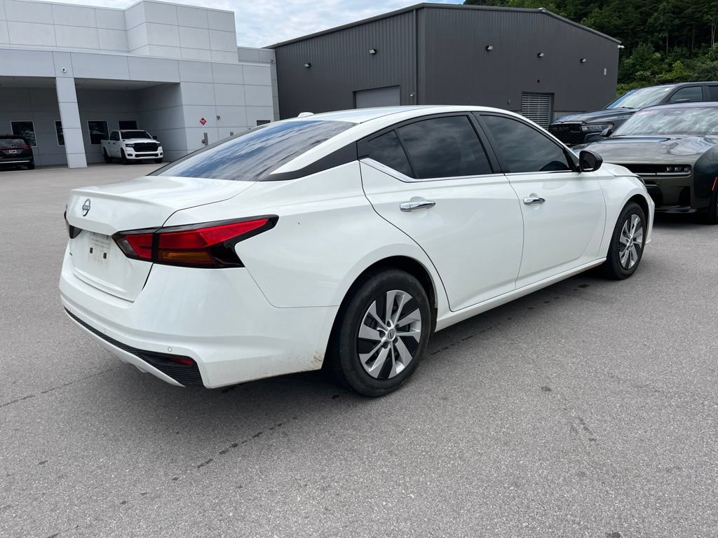 Used 2025 Nissan Altima 2.5 S FWD image 3