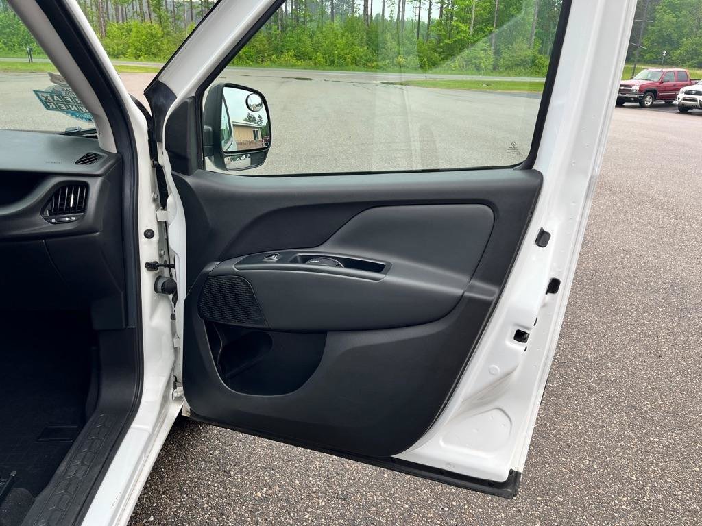 Used 2019 RAM ProMaster City Tradesman SLT FWD image 16