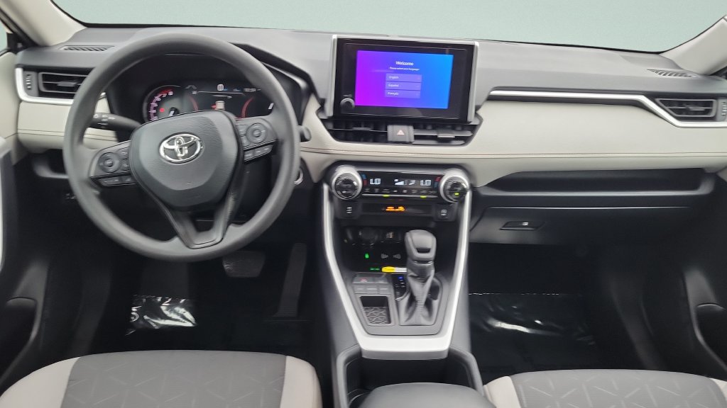 Used 2025 Toyota RAV4 XLE FWD image 10