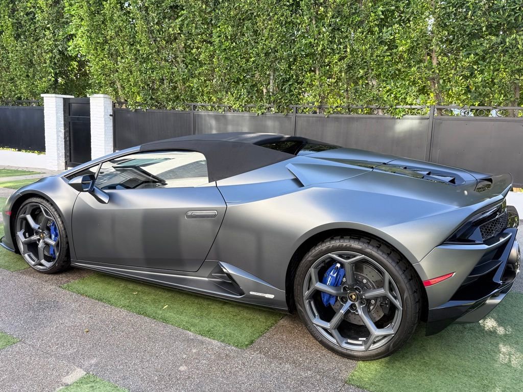 Used 2023 Lamborghini Huracan EVO image 10