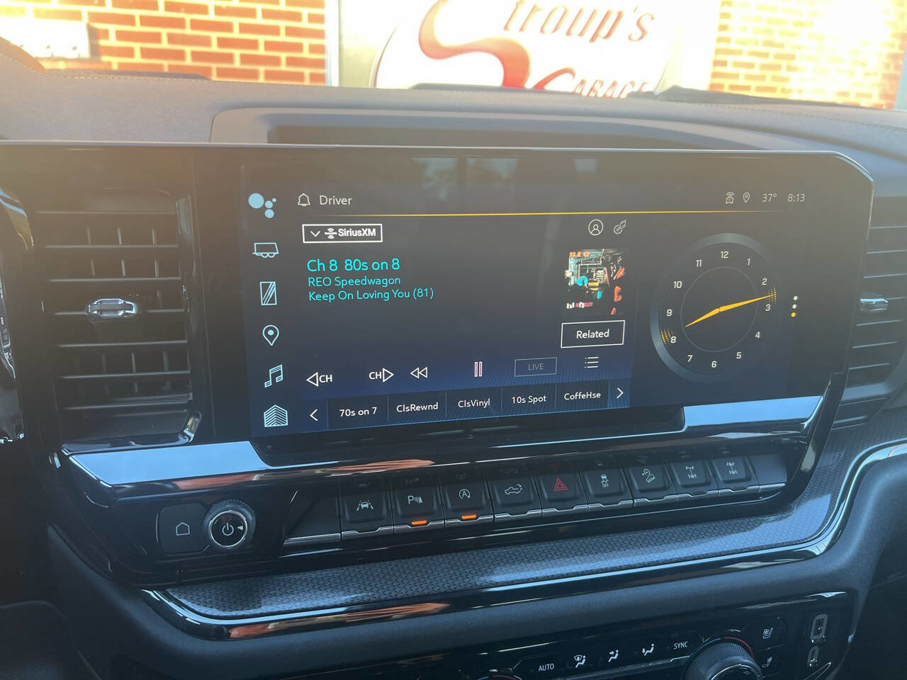 Used 2022 Chevrolet Silverado 1500 ZR2 w/ Technology Package image 32