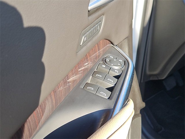 Used 2025 Cadillac XT4 Premium Luxury w/ Cold Weather Package image 18