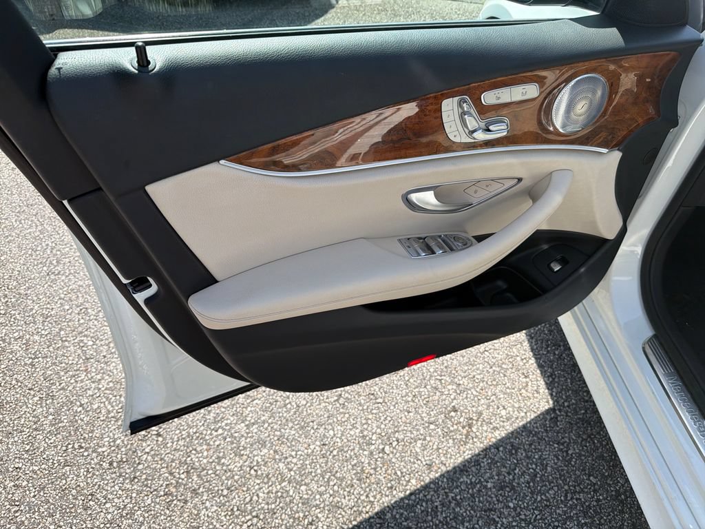 Used 2018 Mercedes-Benz E 300 image 10