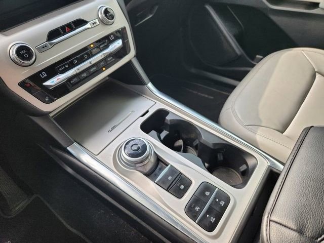 Used 2021 Ford Explorer XLT w/ Equipment Group 202A RWD image 17