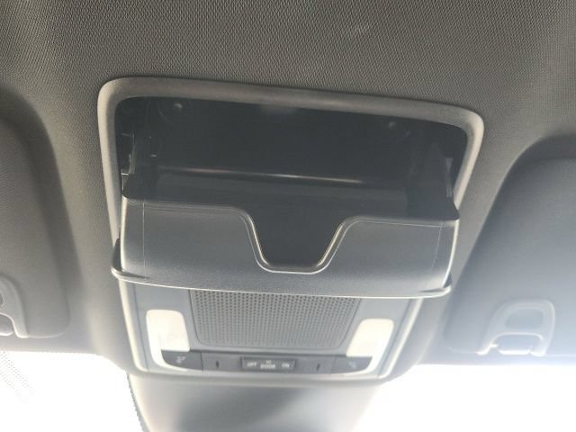 Used 2025 Honda Pilot Sport image 41
