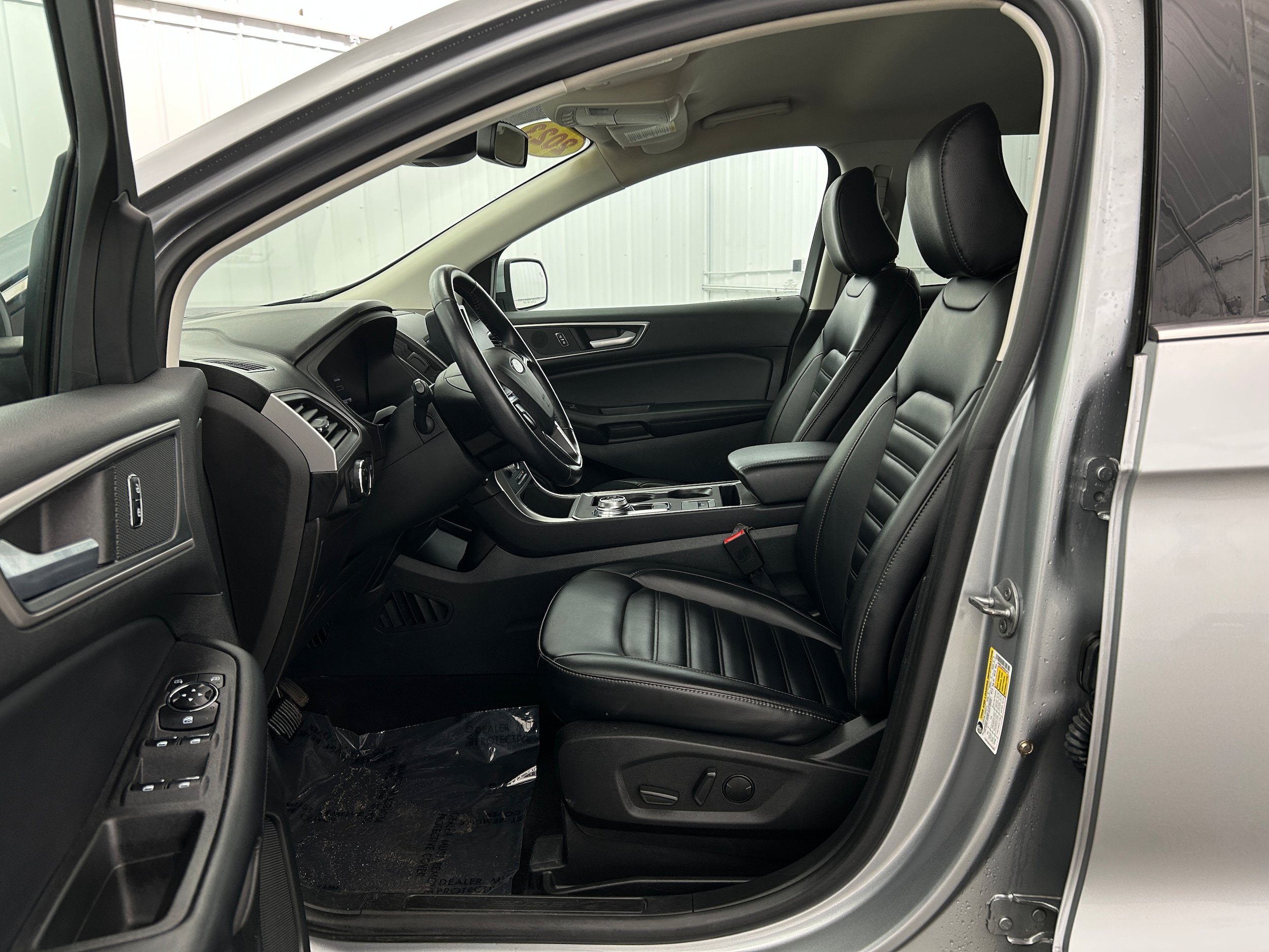 Used 2023 Ford Edge SEL AWD/4WD image 4