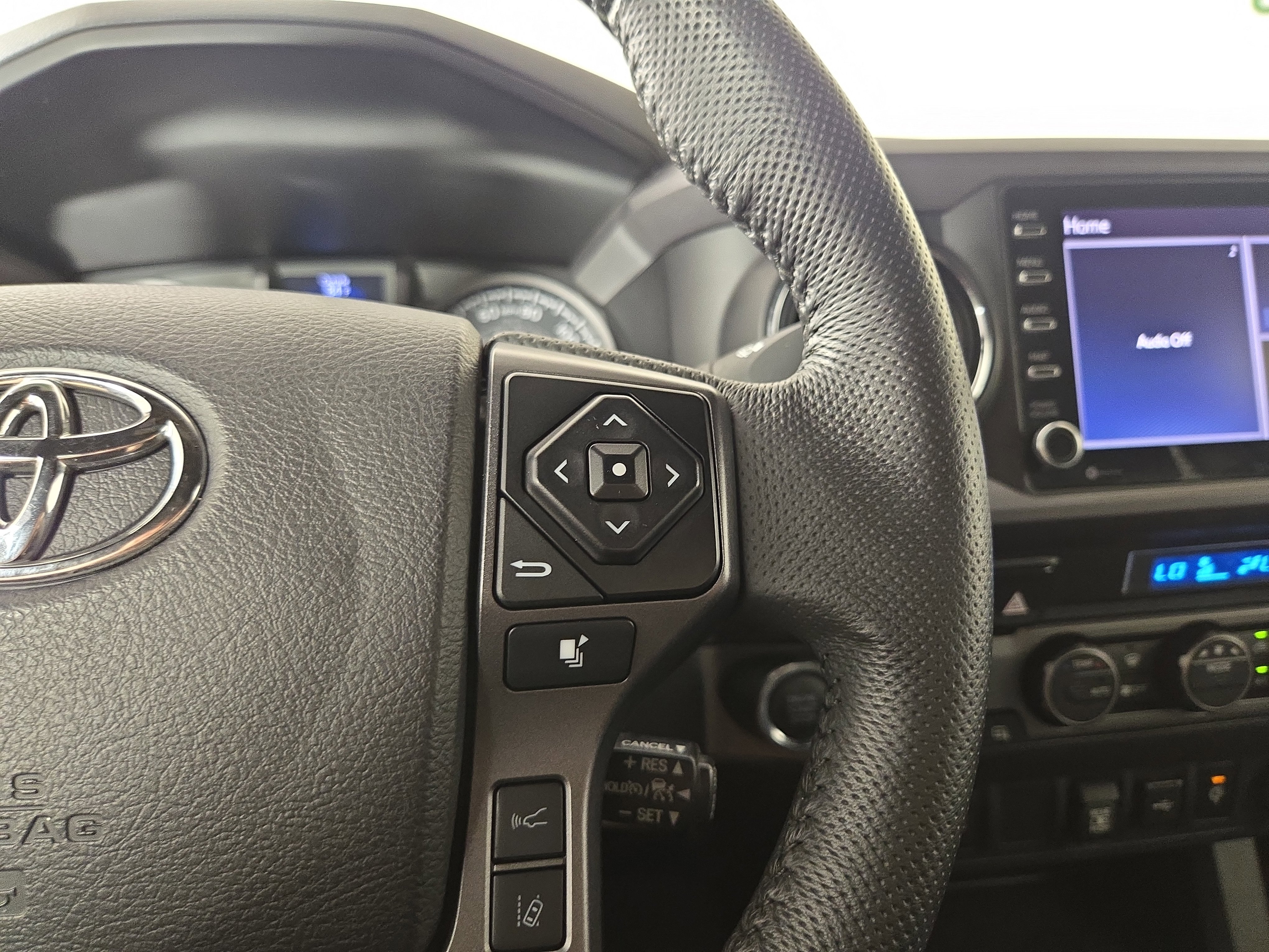 Used 2021 Toyota Tacoma TRD Off-Road AWD/4WD image 15
