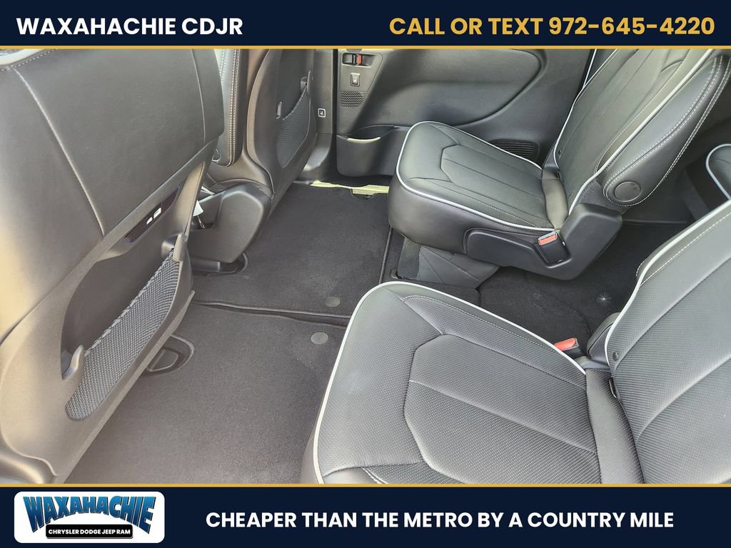 New 2027 Chrysler Pacifica Limited w/ Family Tech Group FWD image 22