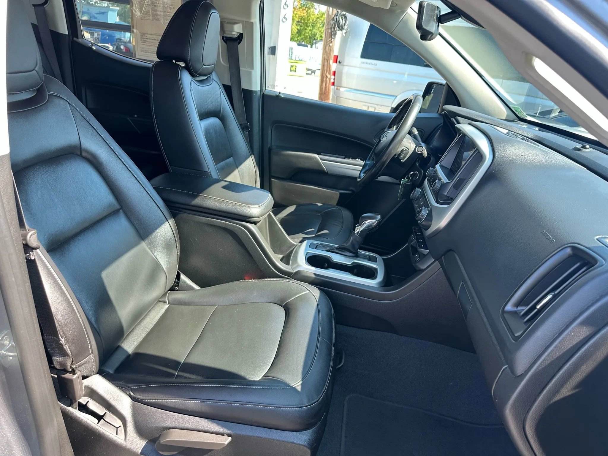 Used 2022 Chevrolet Colorado LT w/ Luxury Package image 20