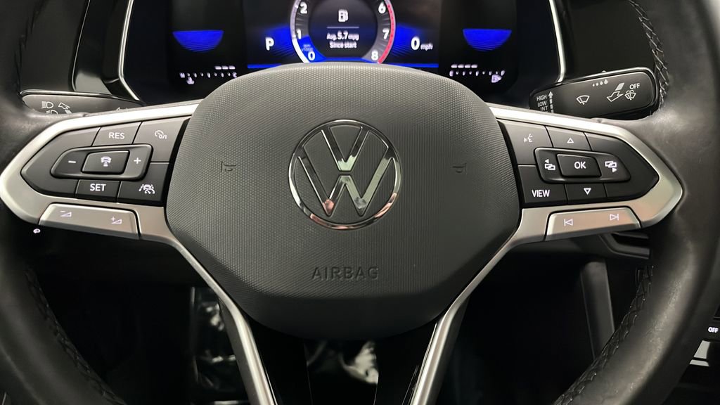 Used 2024 Volkswagen Jetta SE w/ Panoramic Sunroof Package FWD image 16